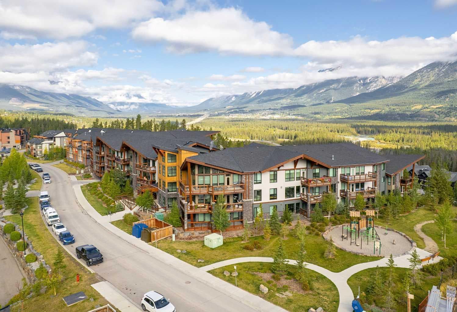 114, 106 Stewart Creek Rise 