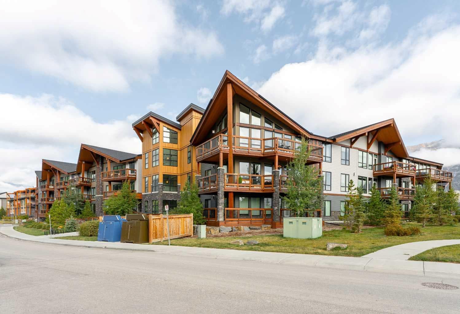 114, 106 Stewart Creek Rise 