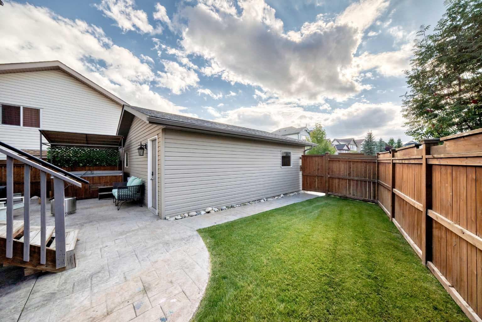 265 Everglen Rise SW