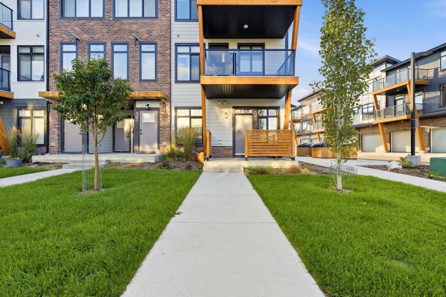 301, 562 Seton Circle SE