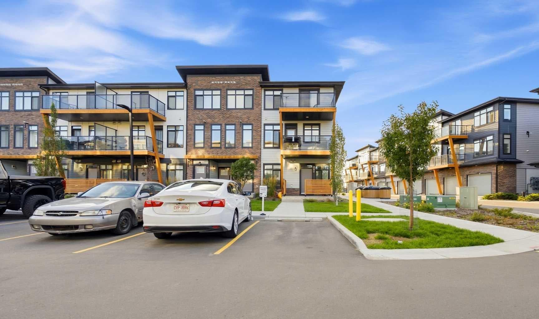 301, 562 Seton Circle SE