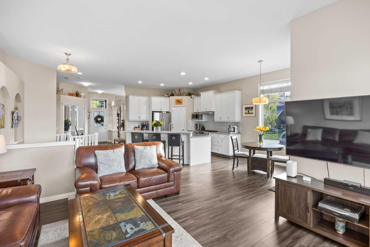 16 Royal oak Heights NW
