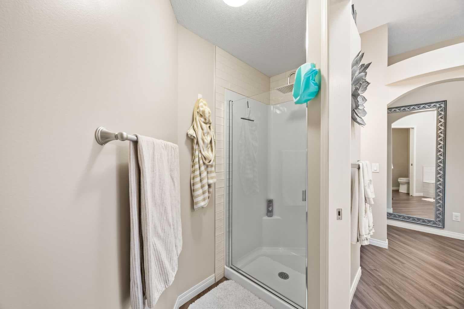 16 Royal oak Heights NW