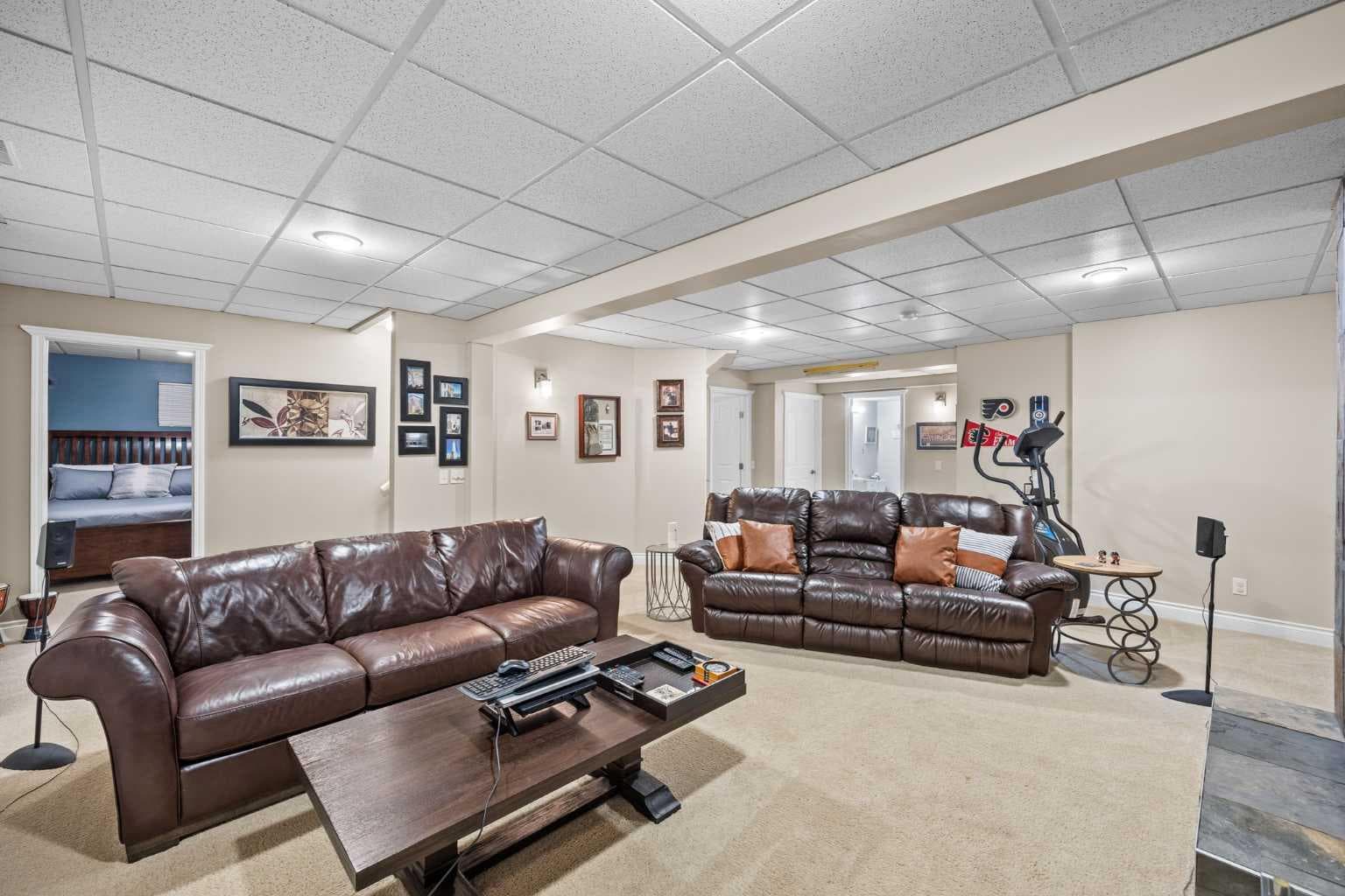 16 Royal oak Heights NW