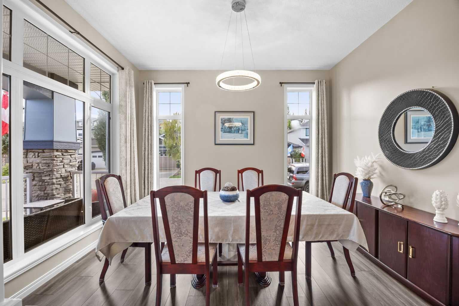 16 Royal oak Heights NW