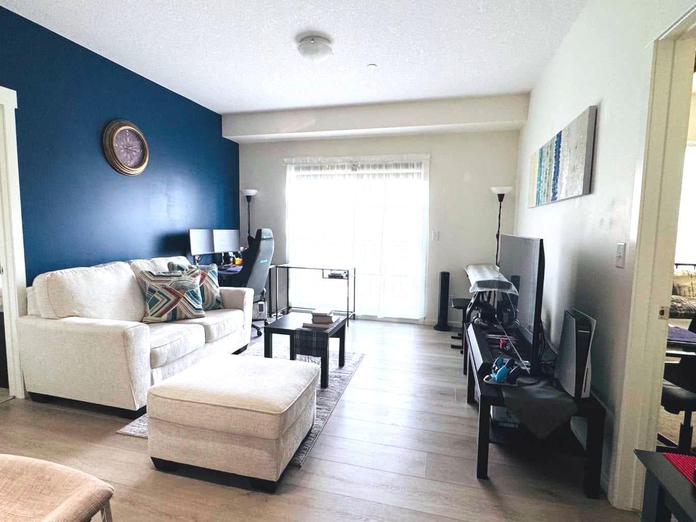 3313, 99 Copperstone Park SE