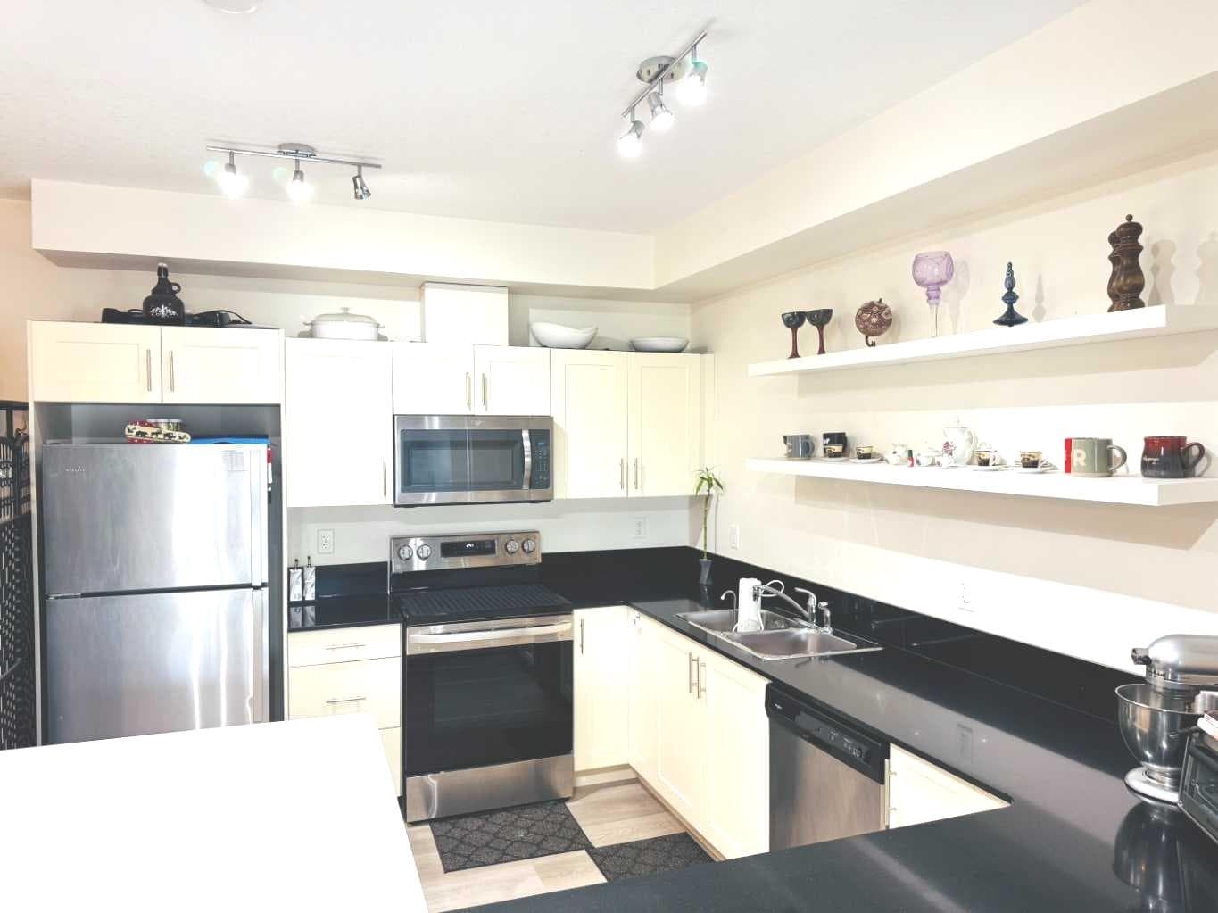 3313, 99 Copperstone Park SE