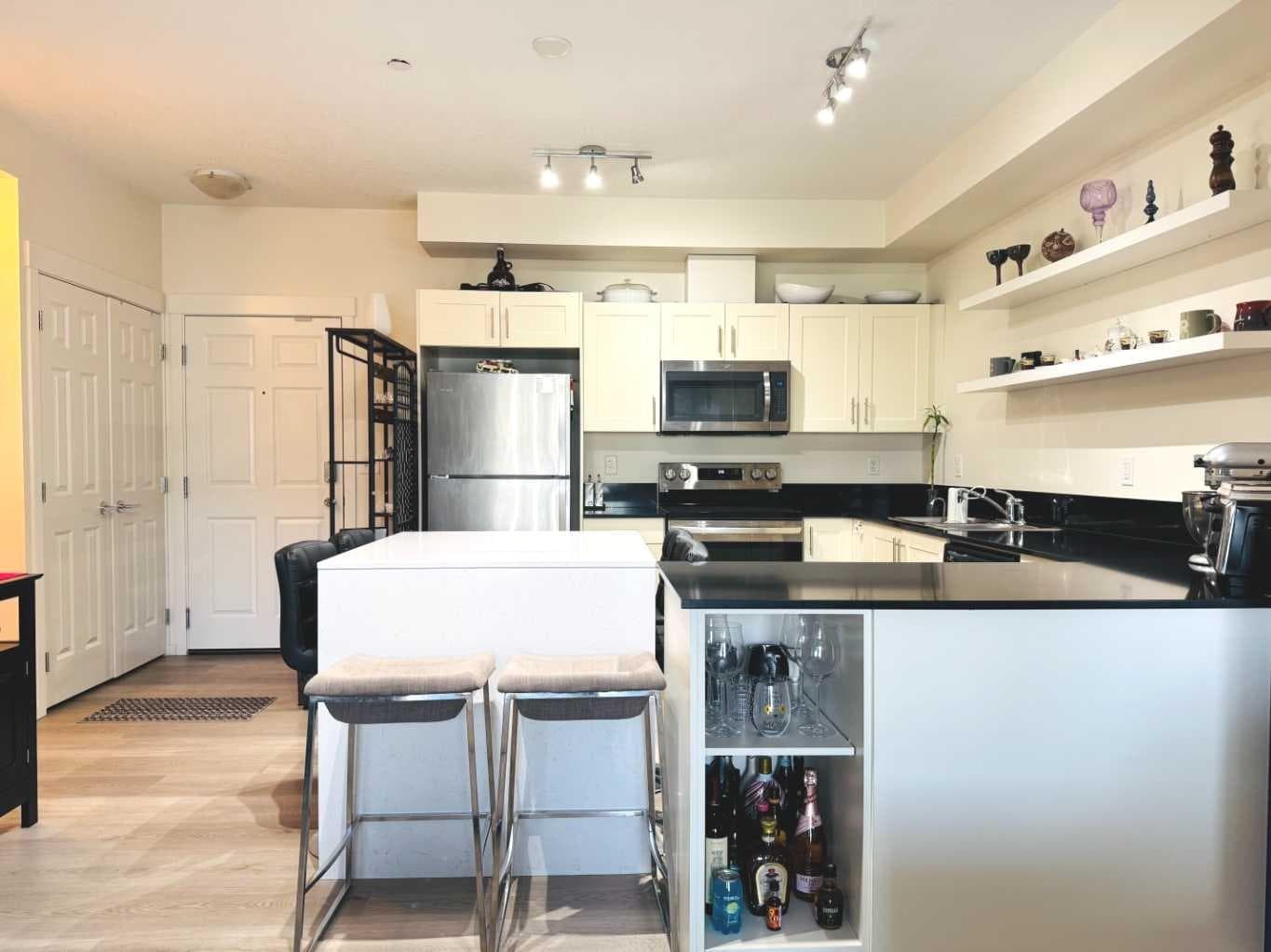 3313, 99 Copperstone Park SE