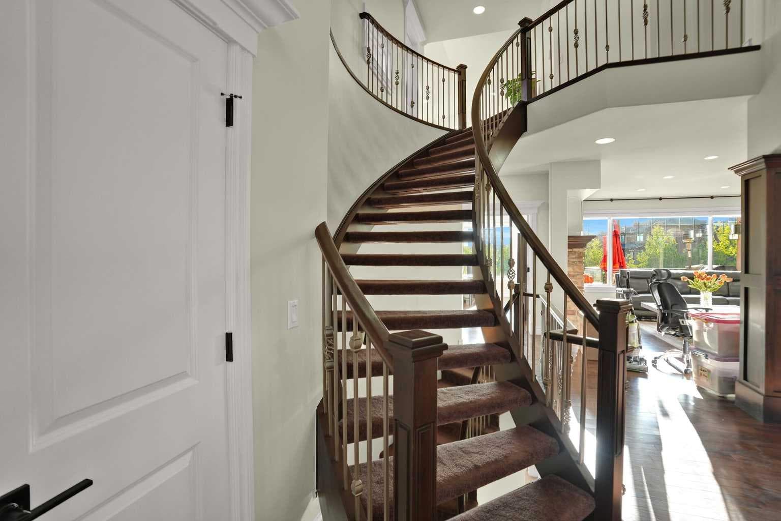 323 Aspen Glen Place SW