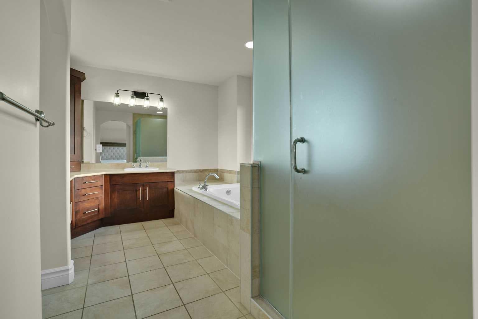323 Aspen Glen Place SW