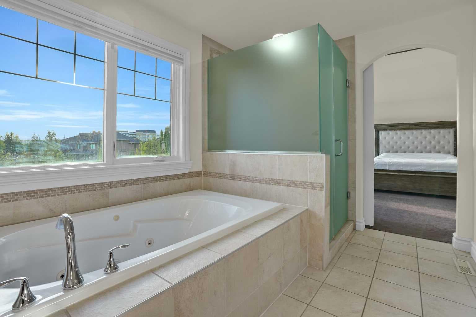 323 Aspen Glen Place SW