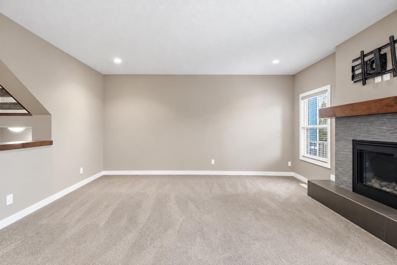 300 Aspenmere Way 