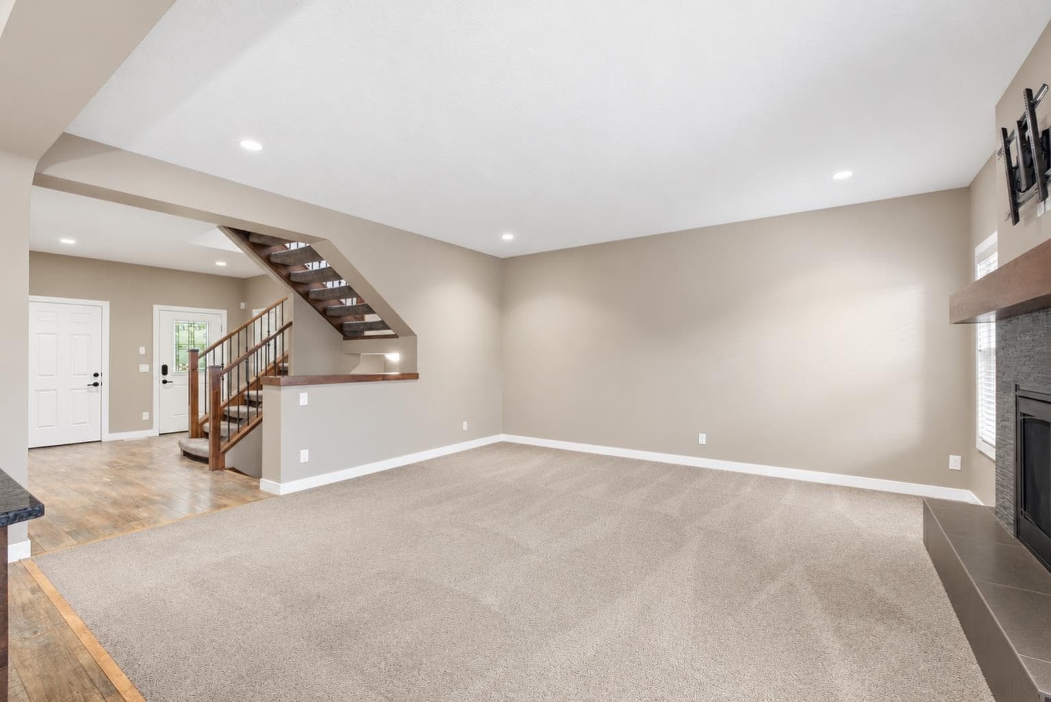 300 Aspenmere Way 