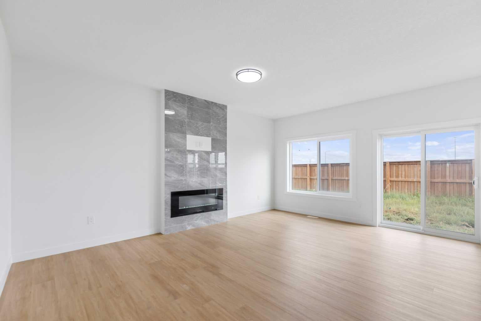 621 corner meadows Way NE