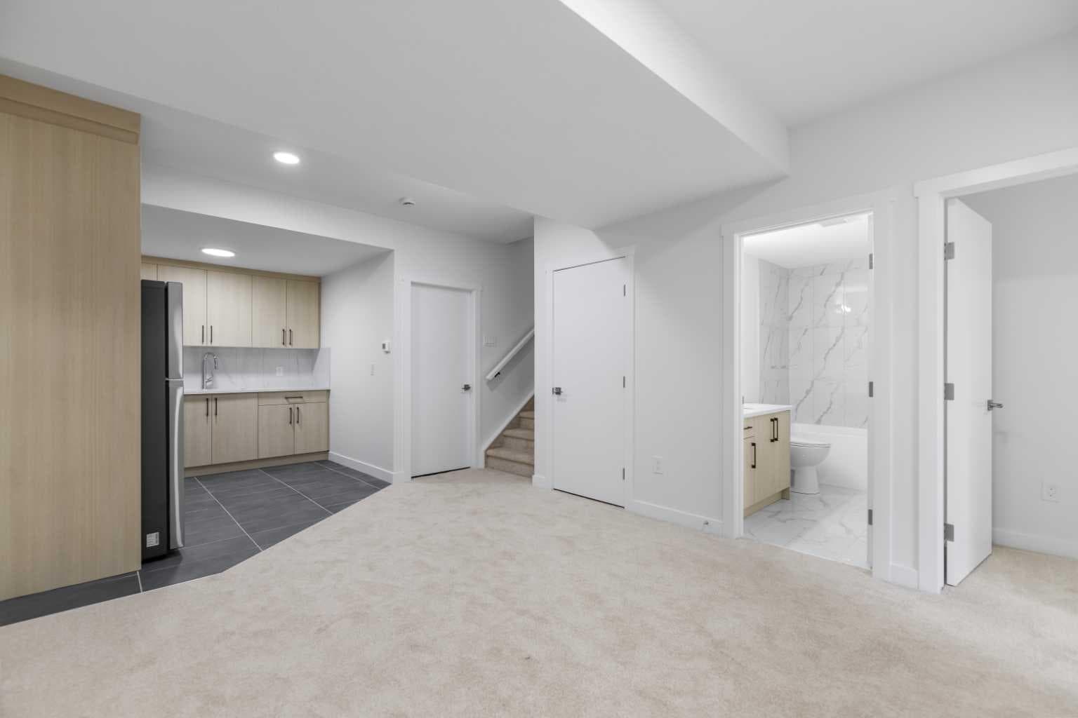 621 corner meadows Way NE
