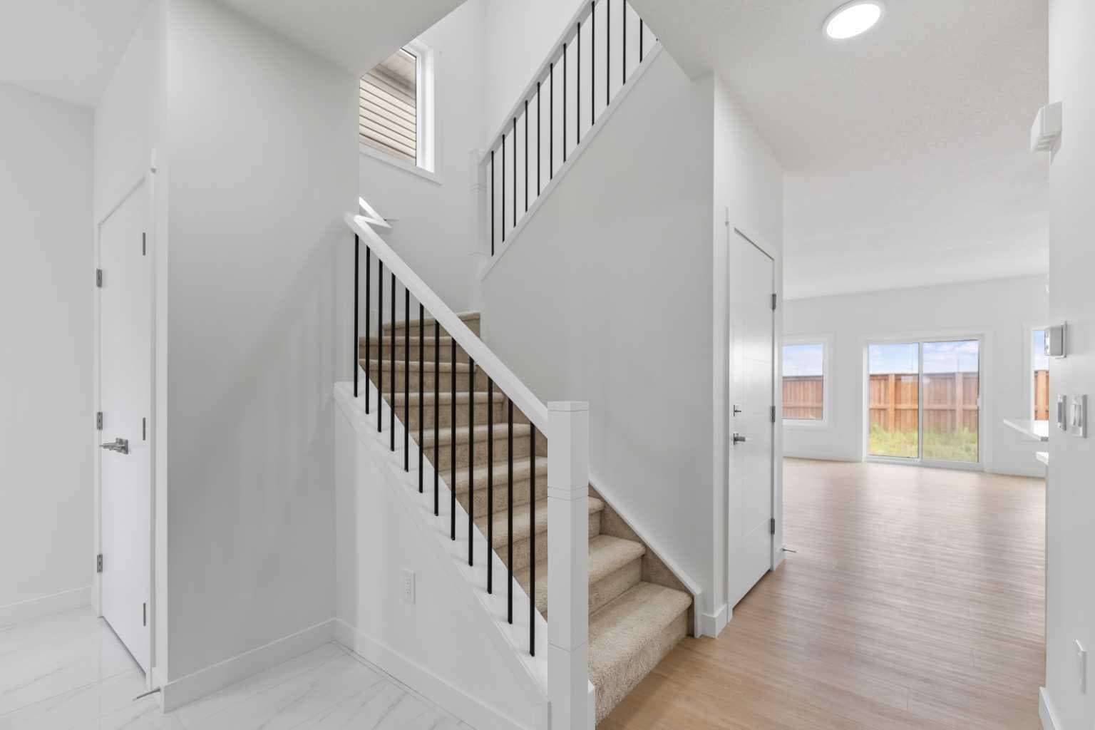 621 corner meadows Way NE