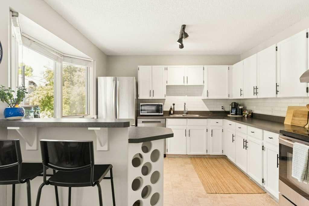 80, 23 Glamis Drive SW