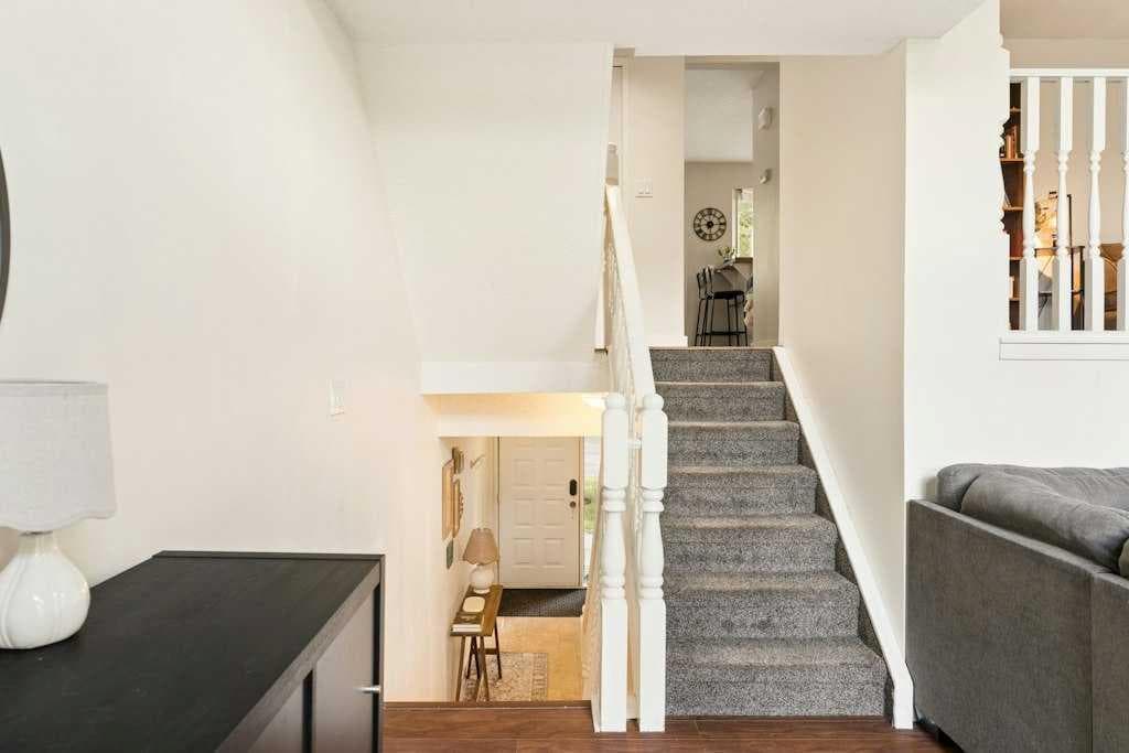 80, 23 Glamis Drive SW
