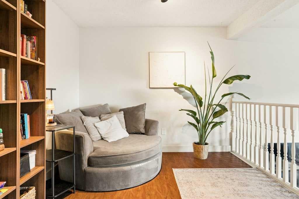 80, 23 Glamis Drive SW