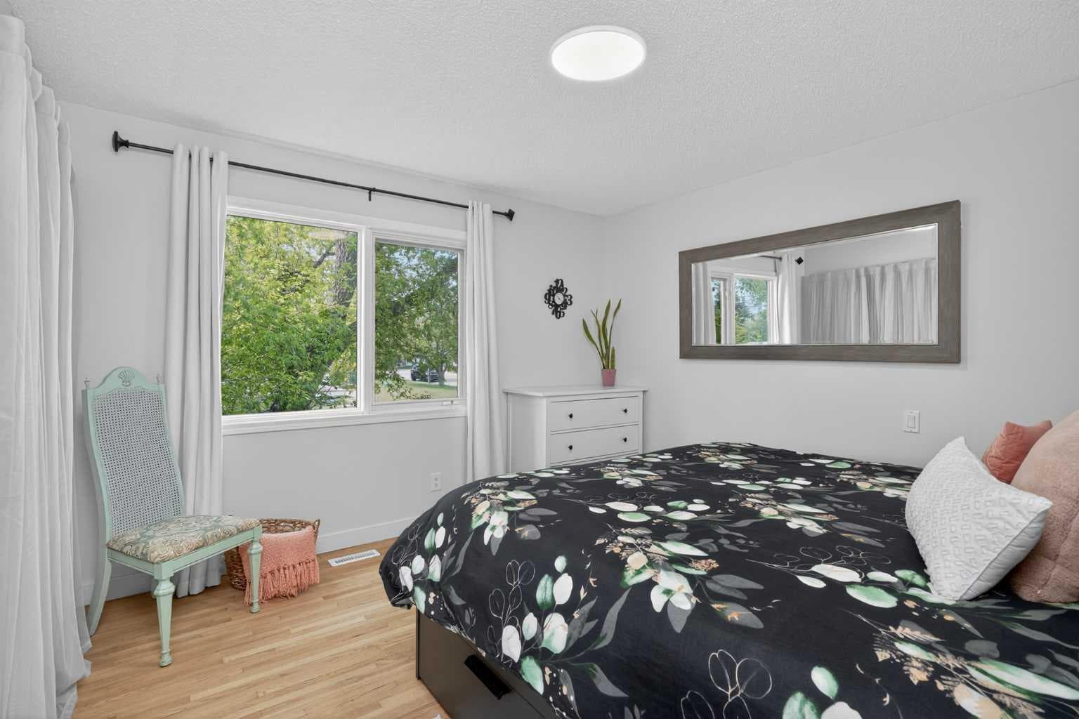 10704 Maplecrest Road SE