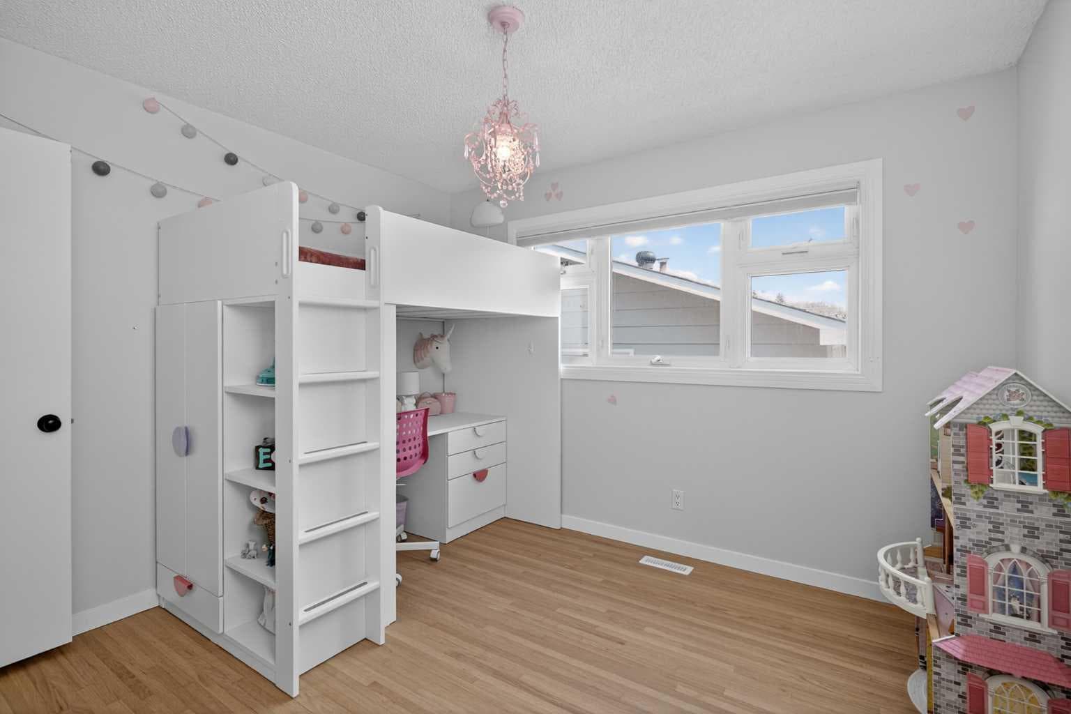 10704 Maplecrest Road SE