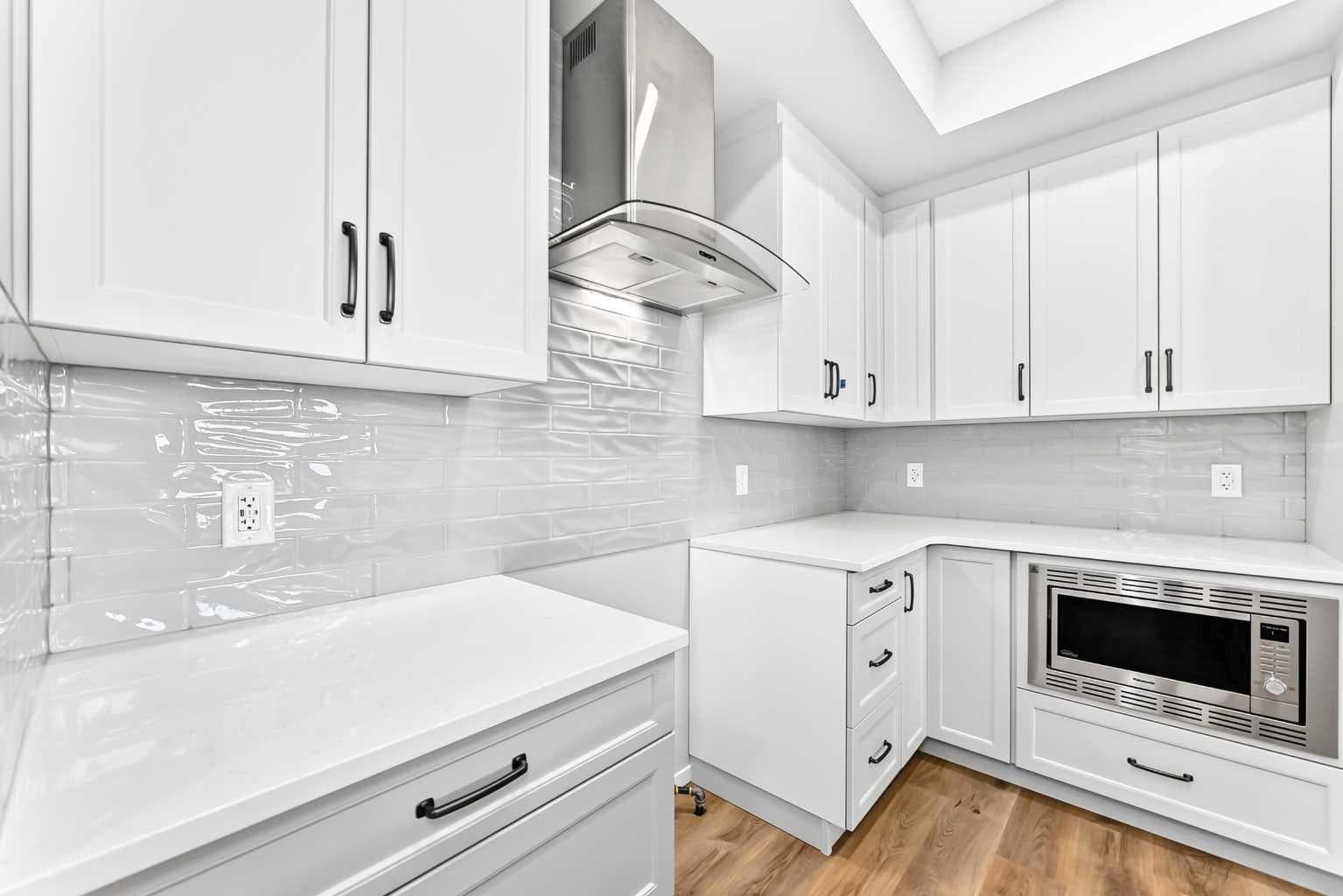 76 Mercado Road SE