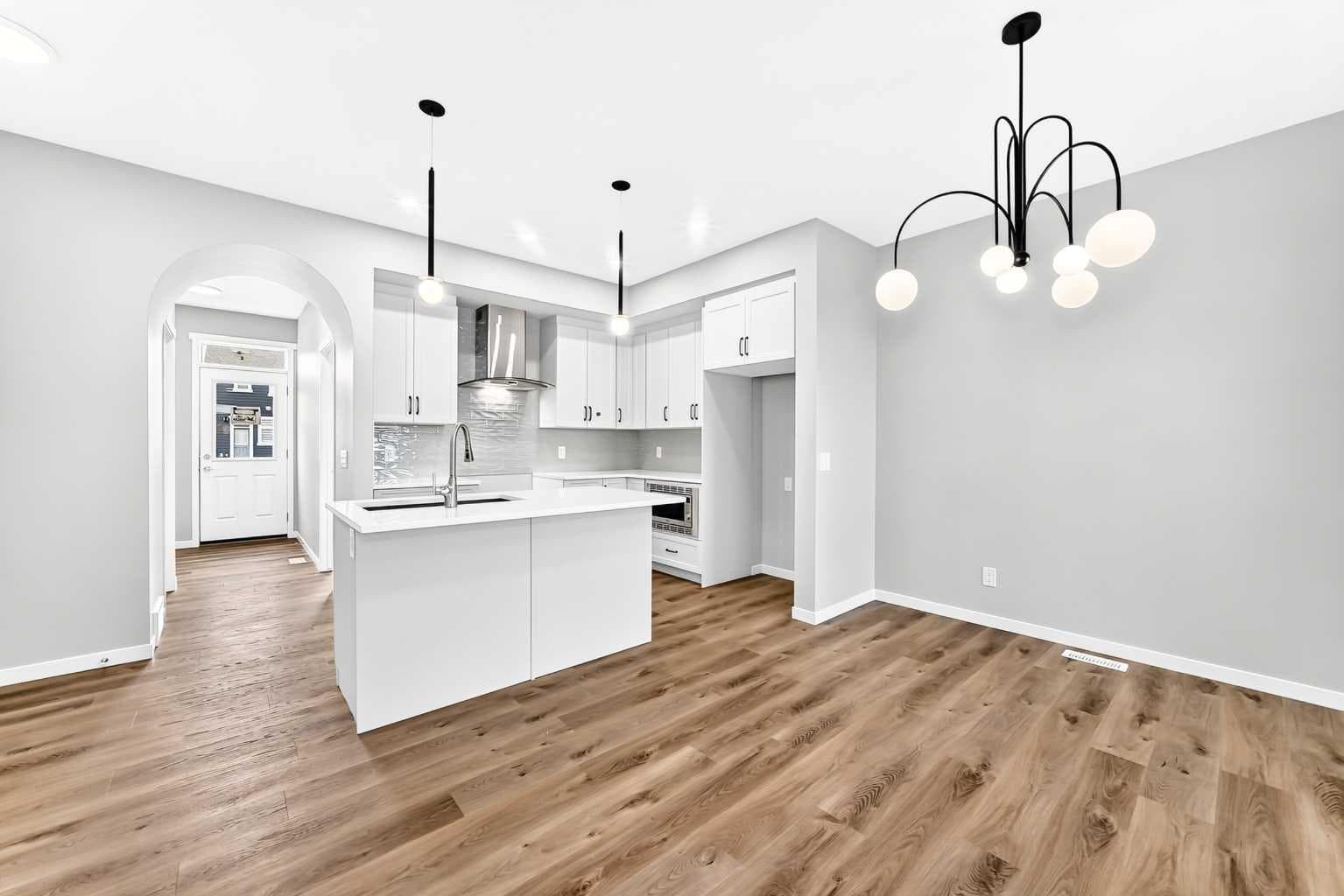 76 Mercado Road SE