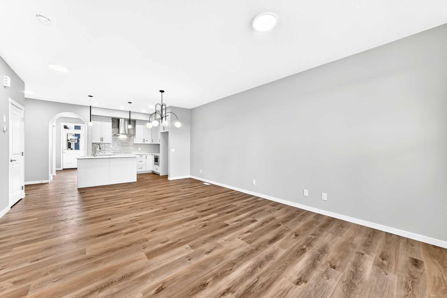 76 Mercado Road SE