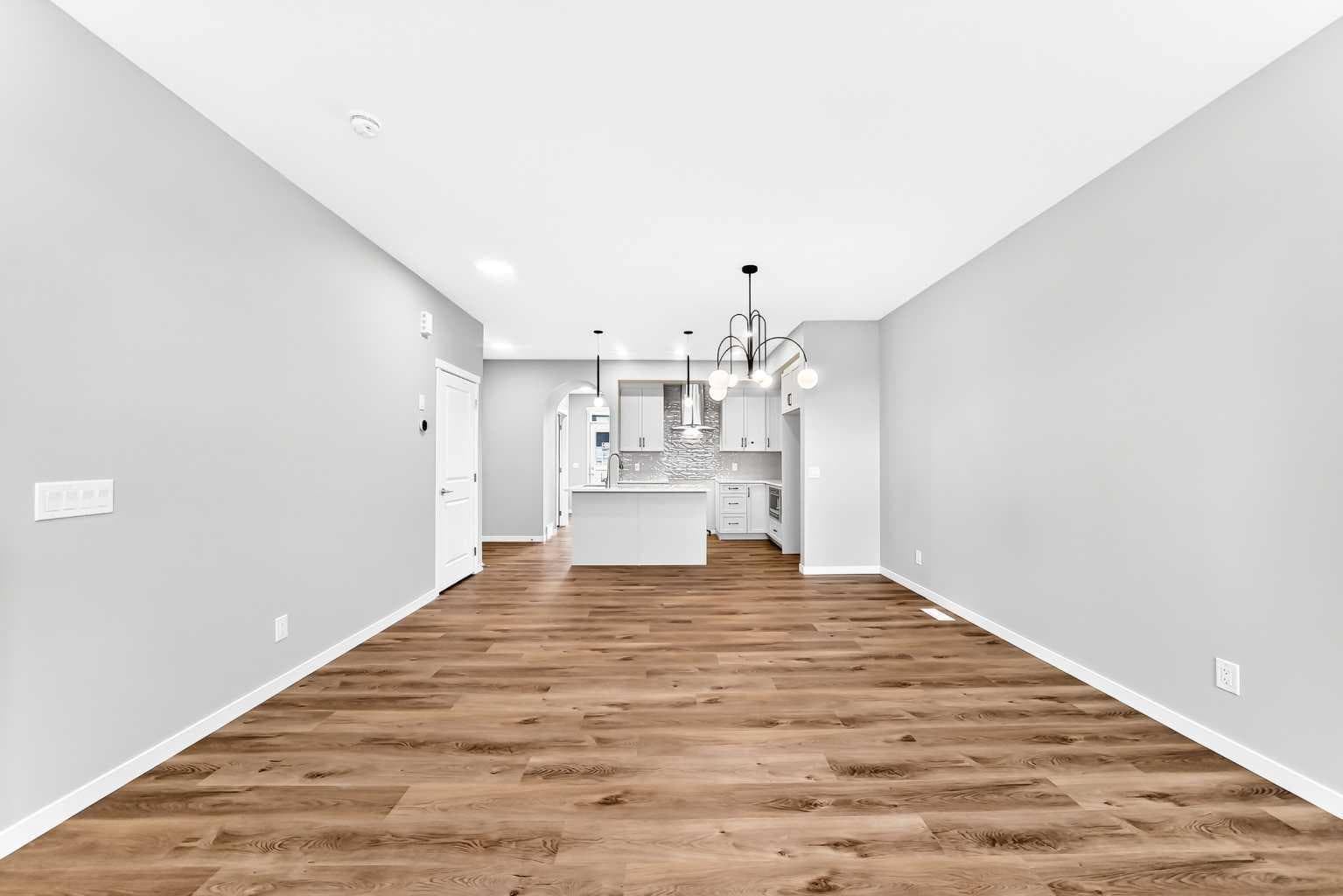 76 Mercado Road SE