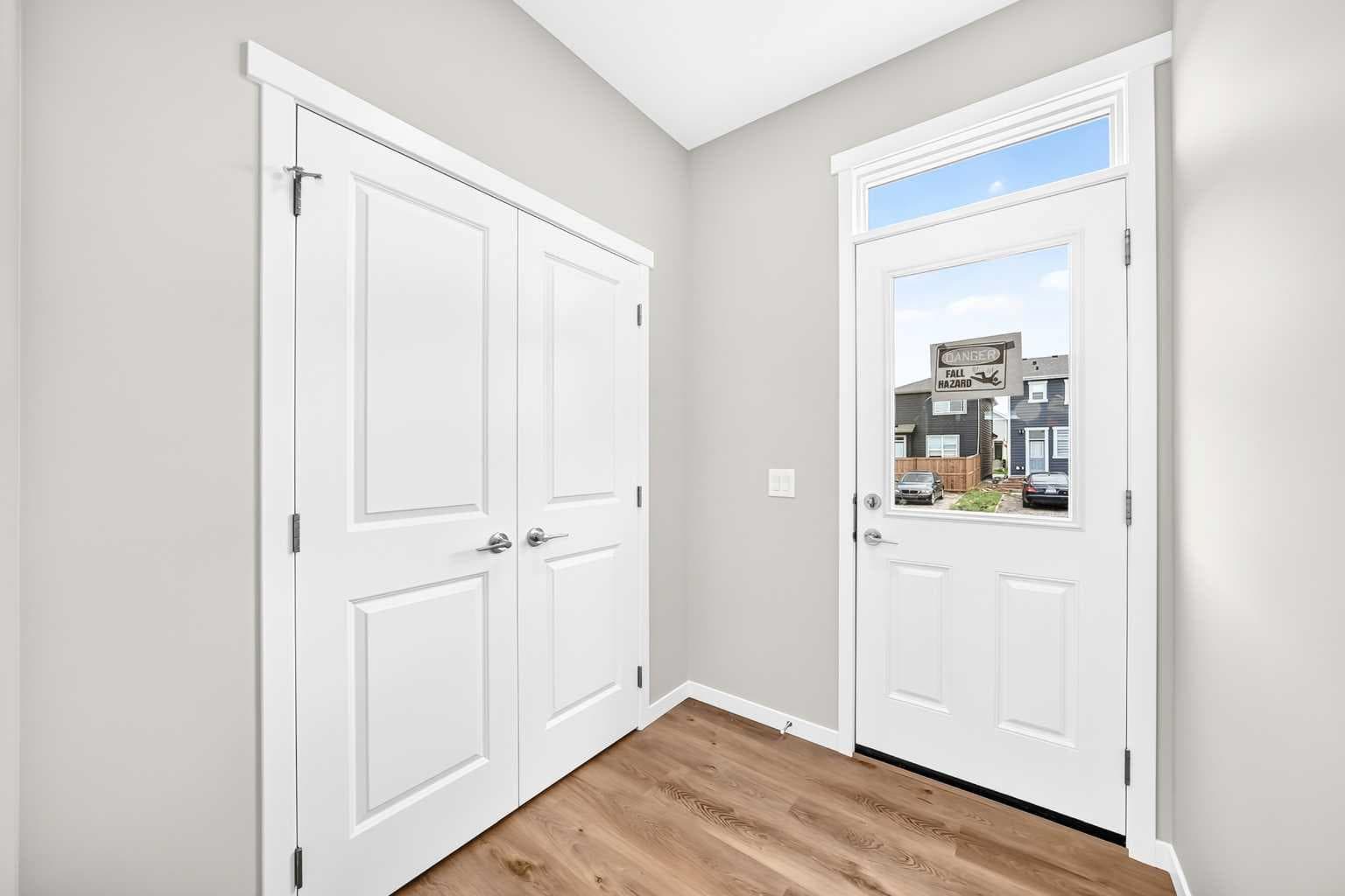76 Mercado Road SE