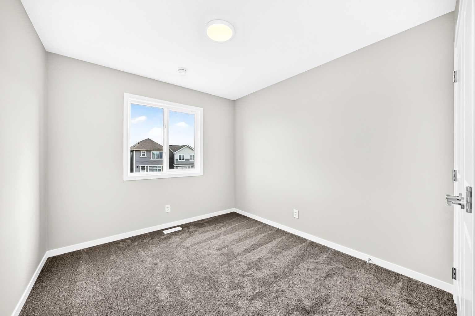 76 Mercado Road SE
