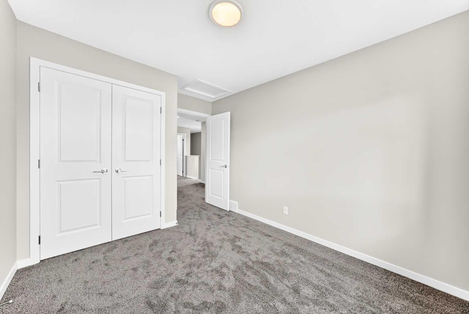 76 Mercado Road SE
