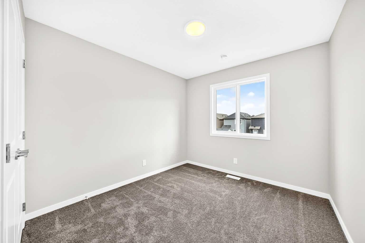 76 Mercado Road SE