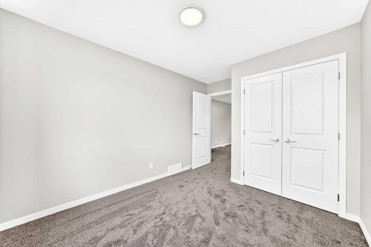 76 Mercado Road SE