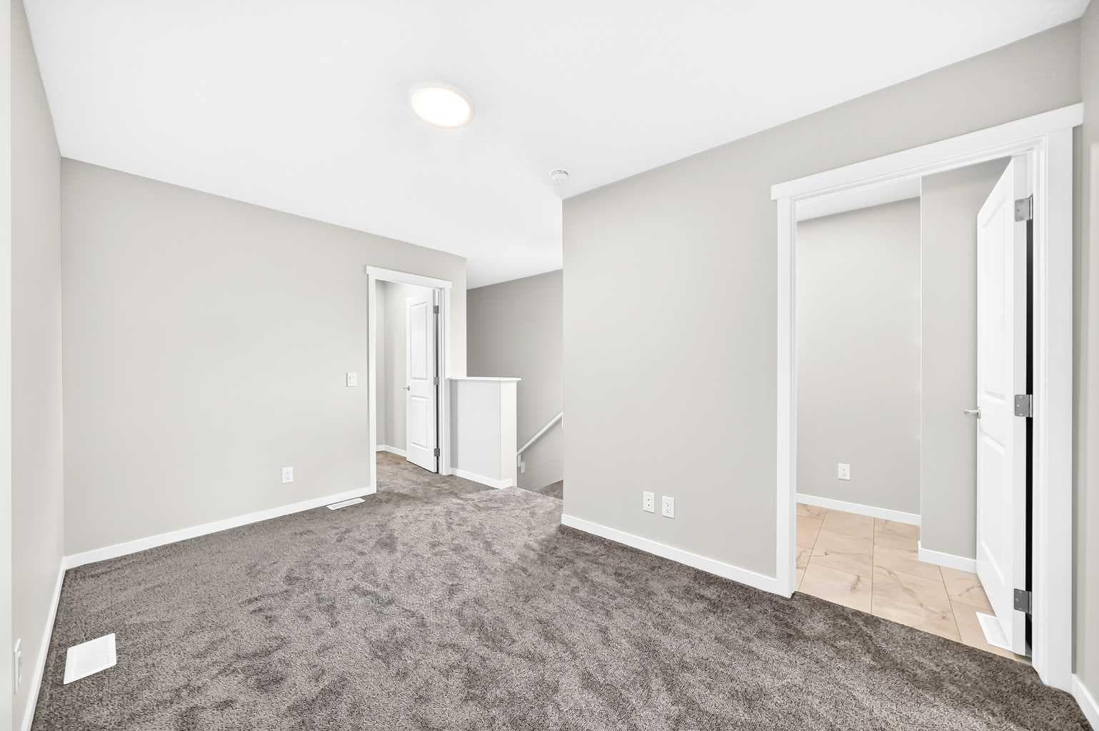 76 Mercado Road SE