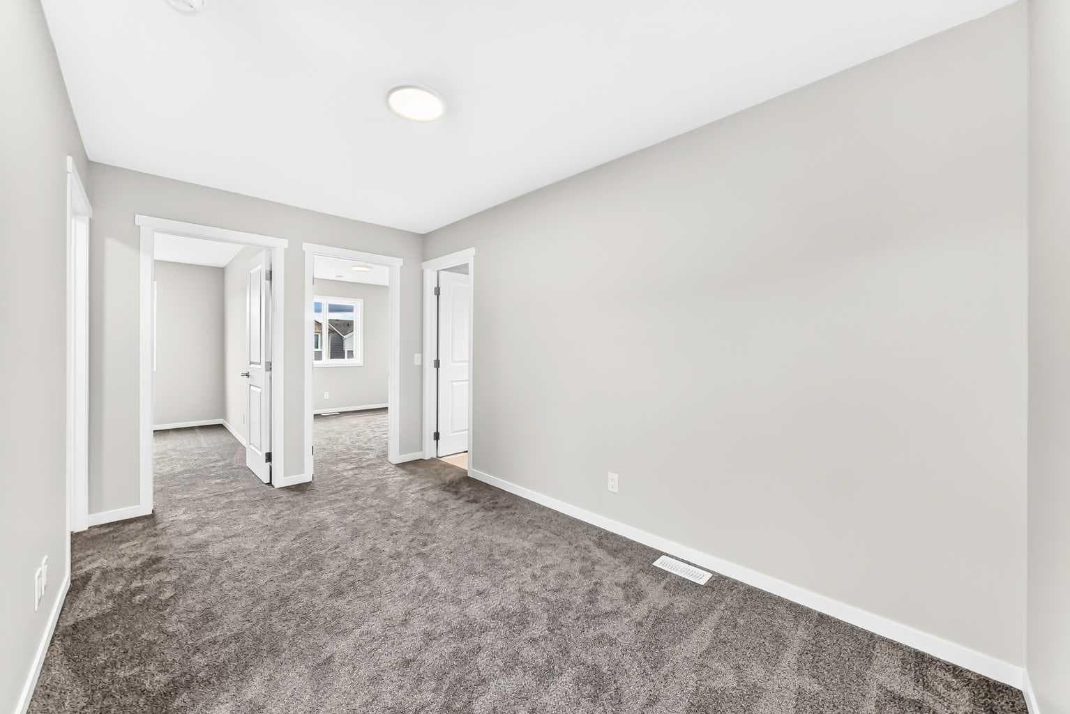 76 Mercado Road SE