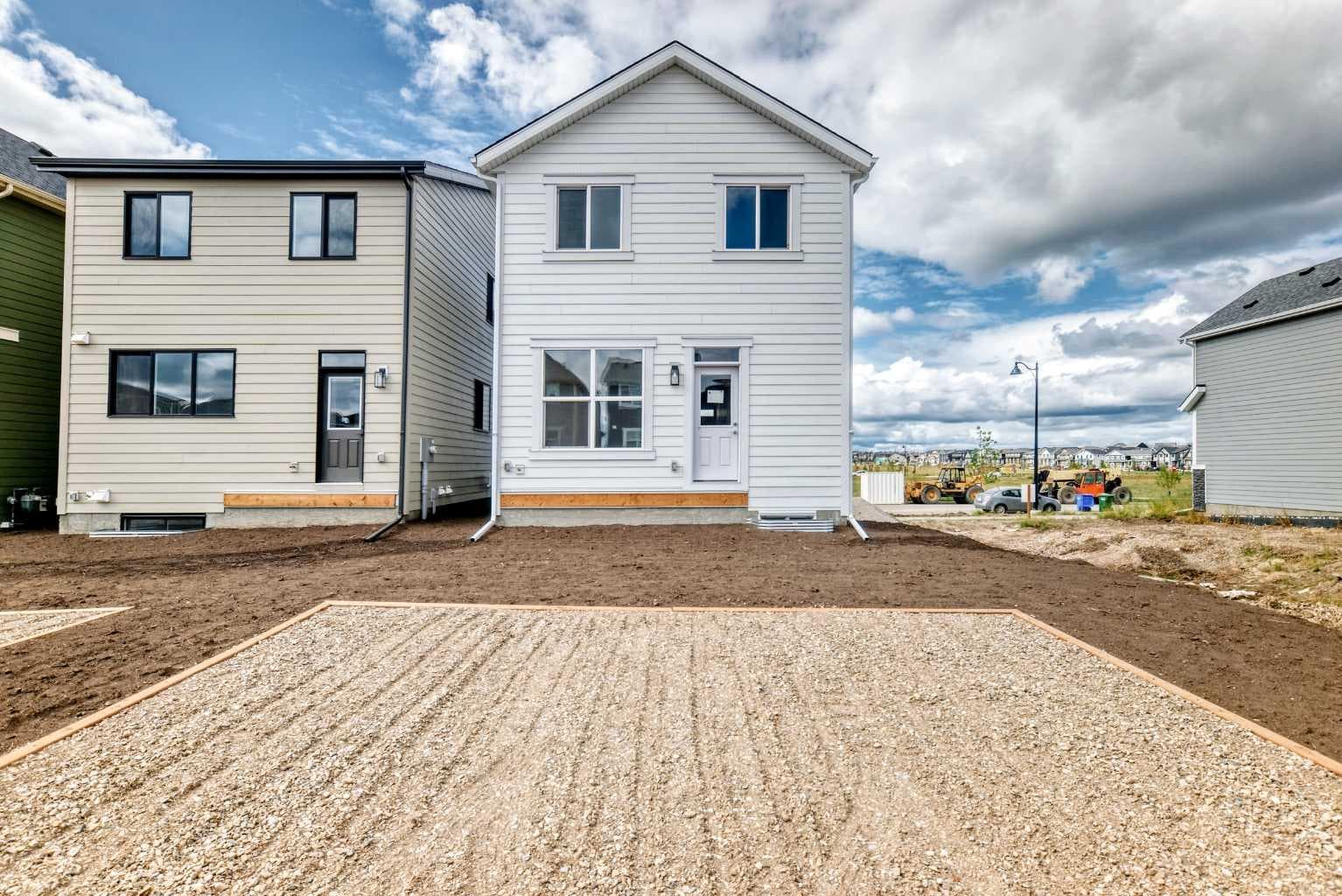 76 Mercado Road SE