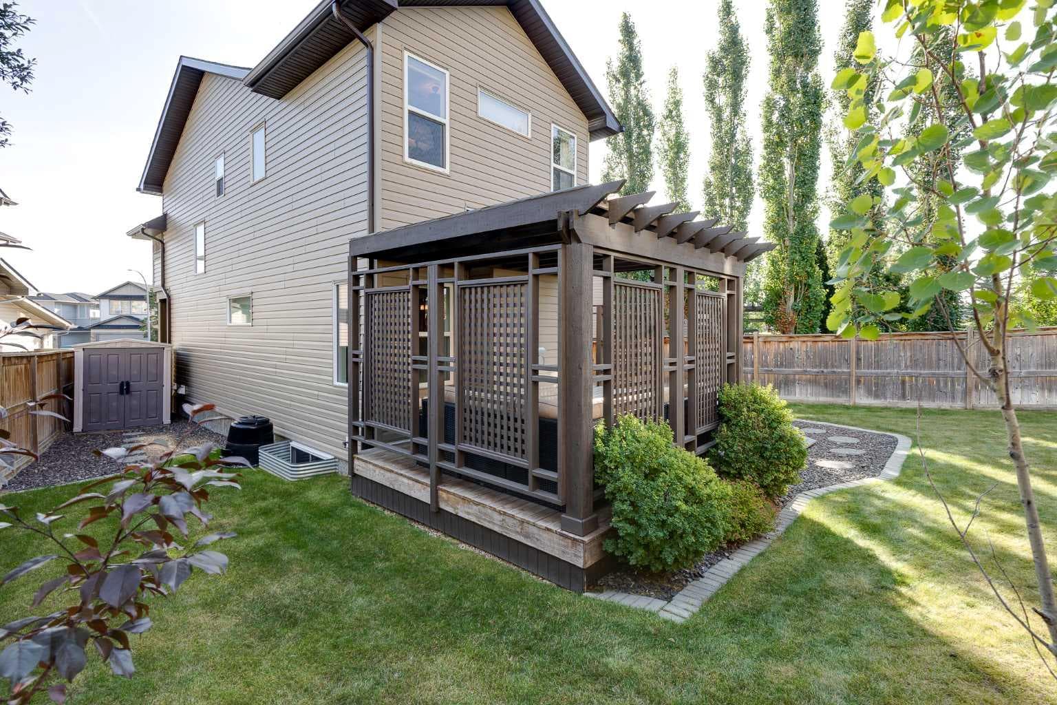 62 Panamount Plaza NW