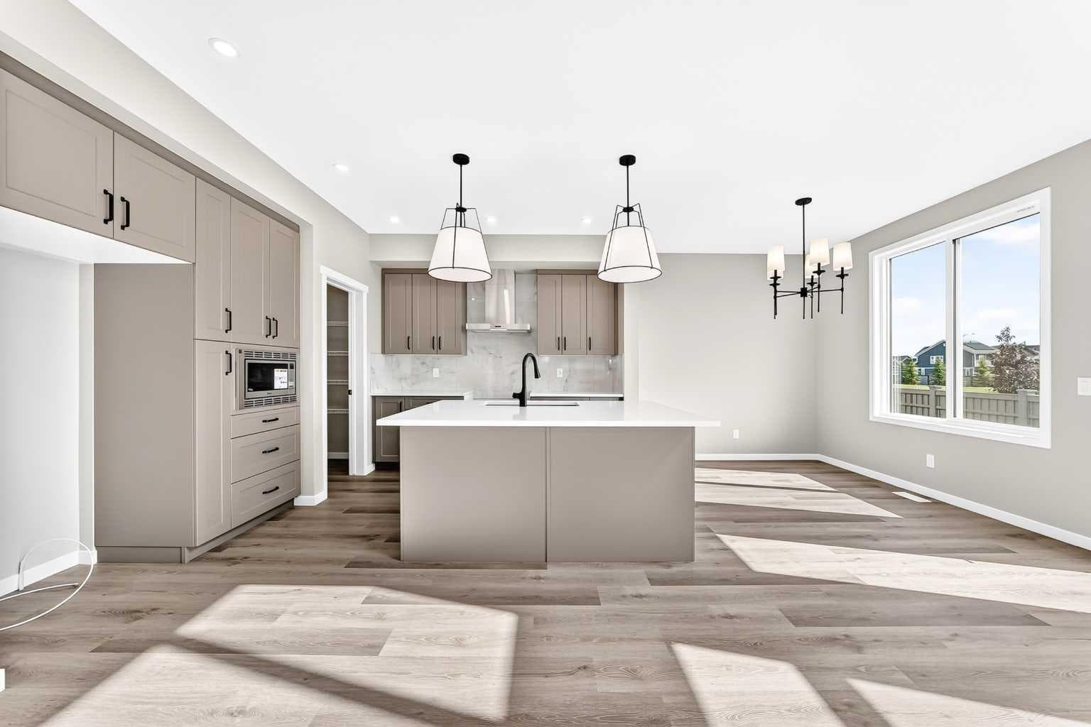 87 Mercado Crescent SE