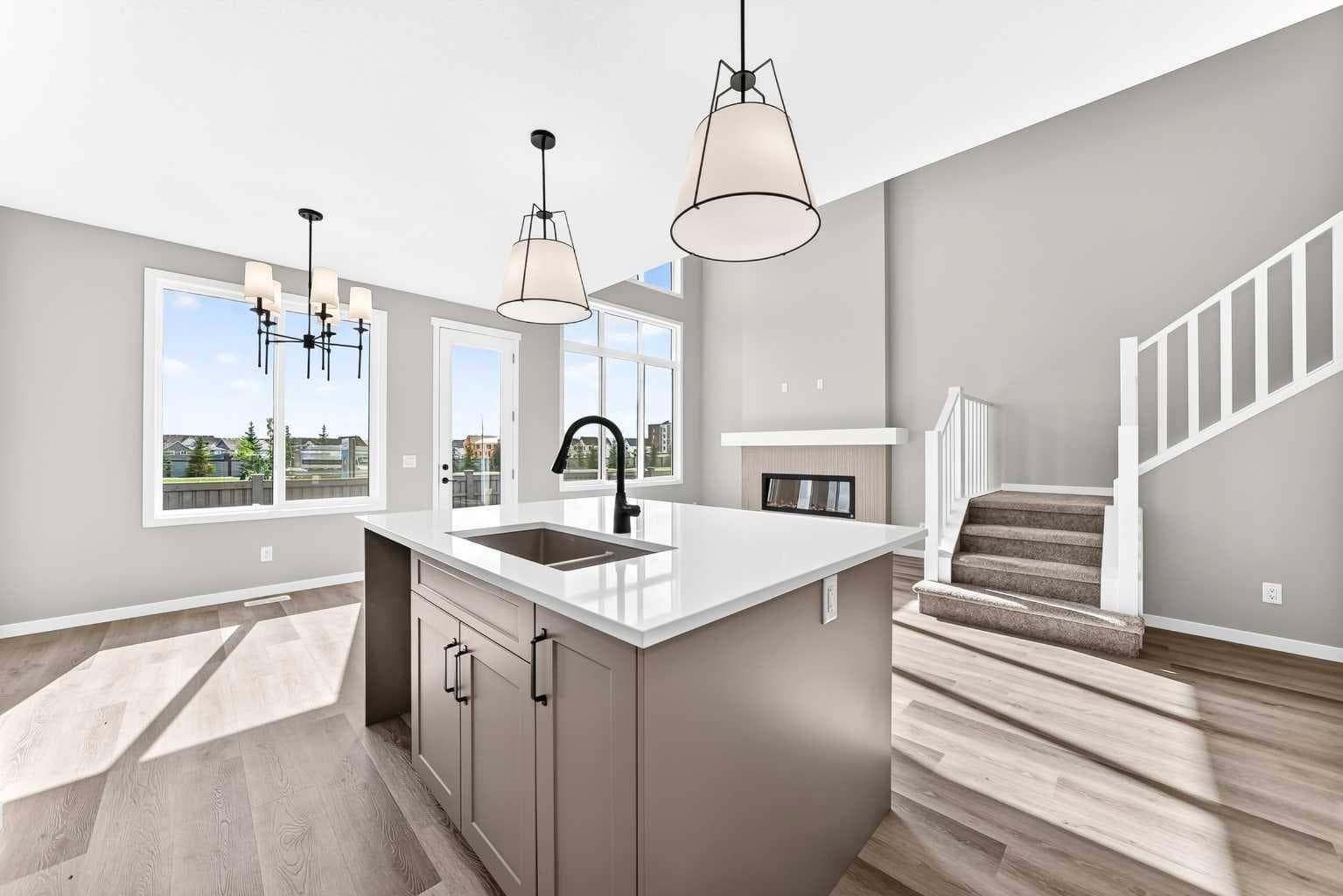 87 Mercado Crescent SE