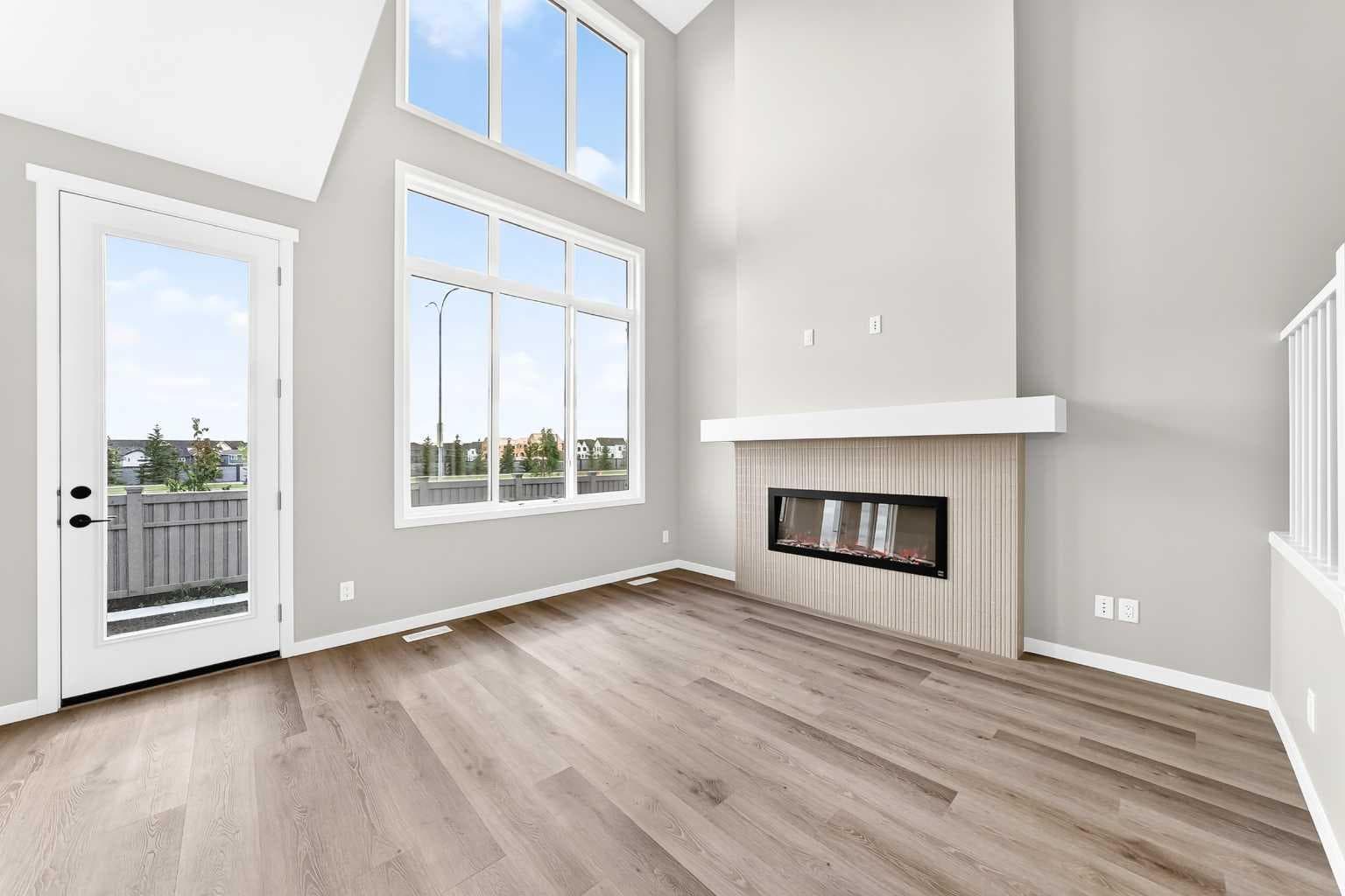 87 Mercado Crescent SE