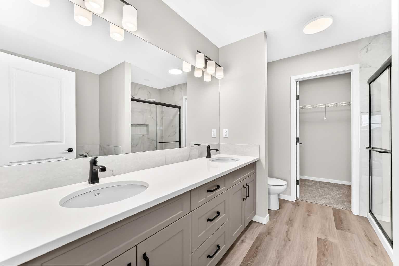 87 Mercado Crescent SE