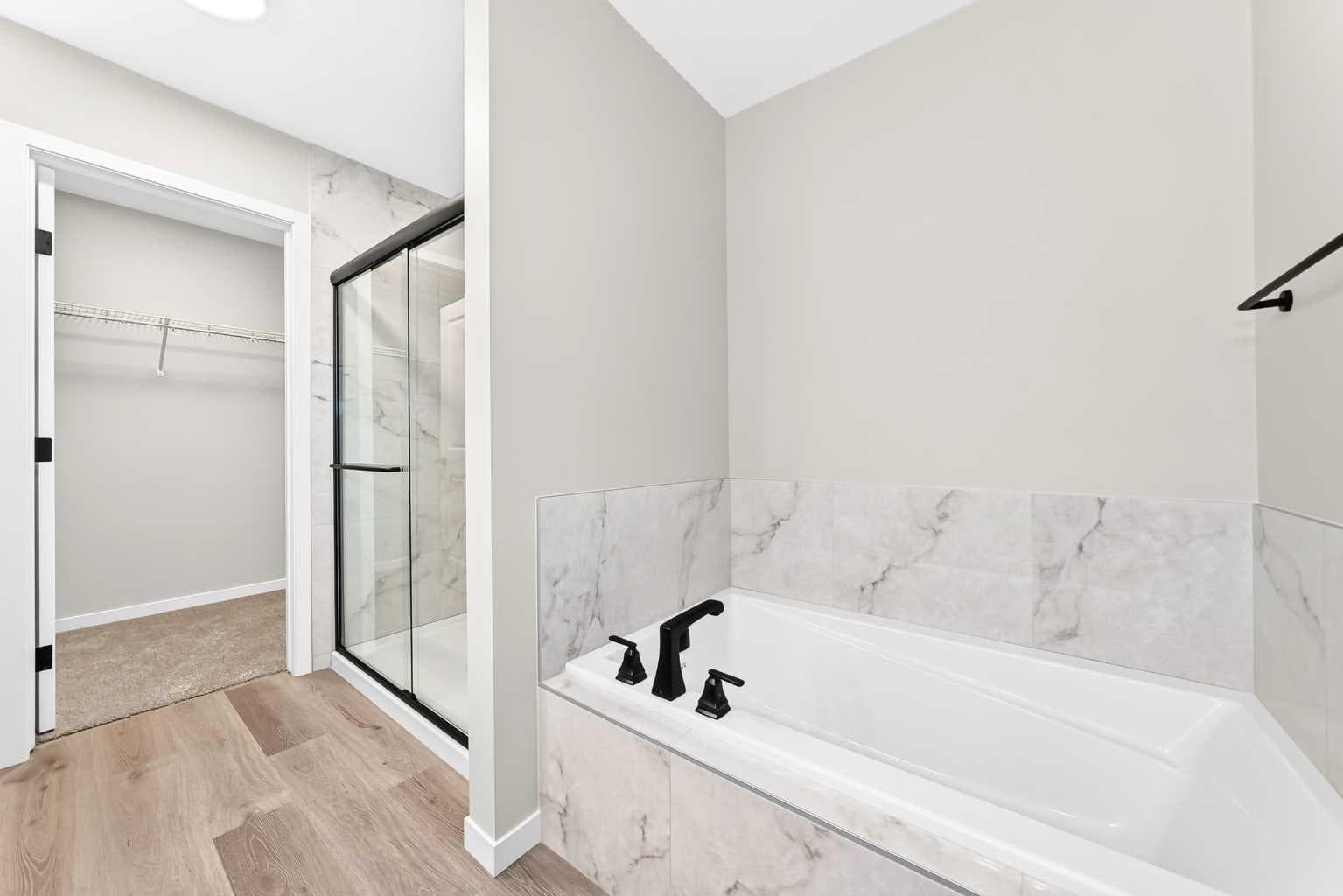 87 Mercado Crescent SE