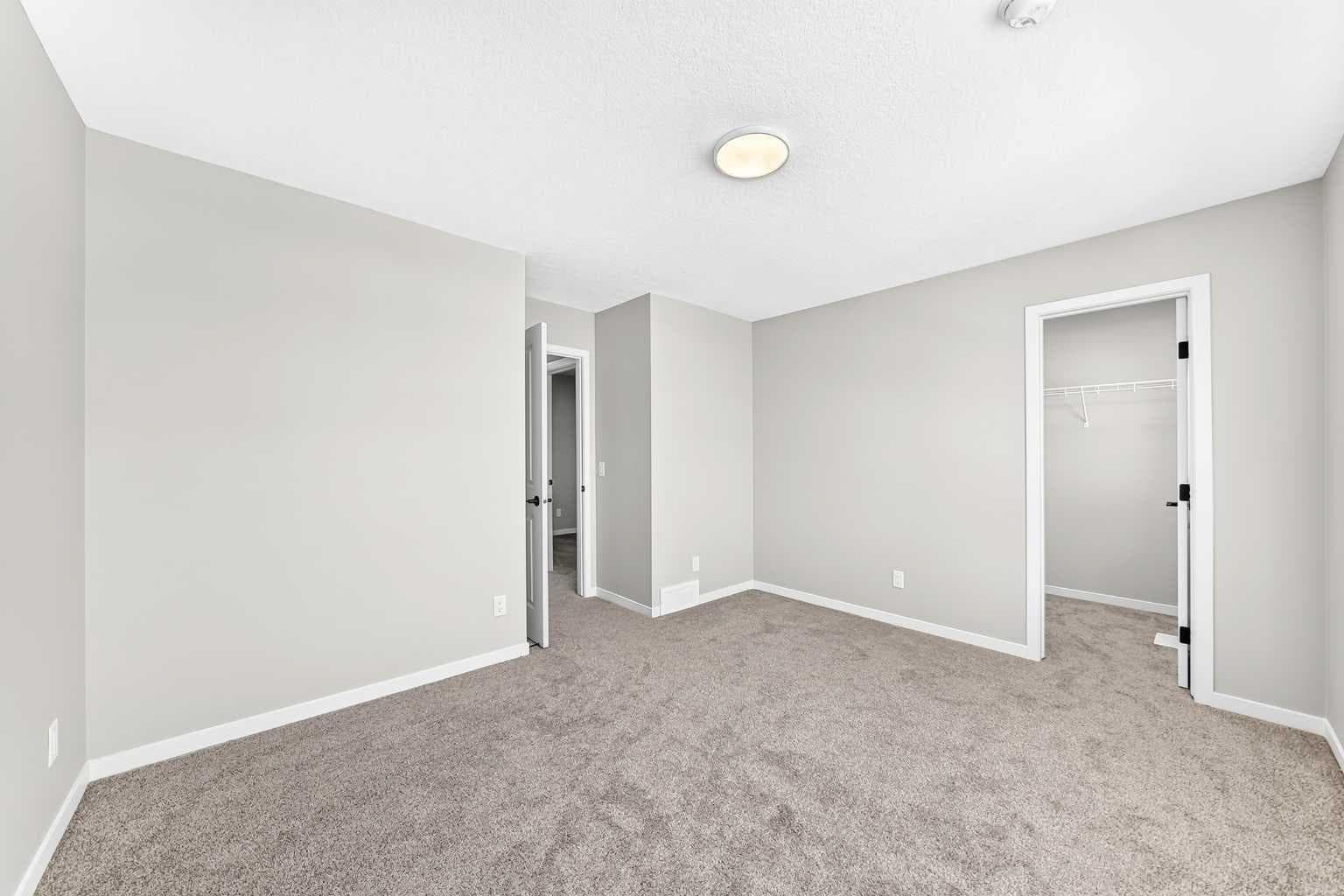 87 Mercado Crescent SE