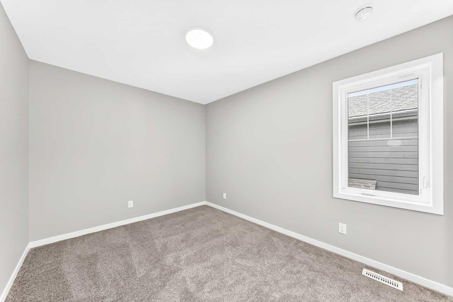 87 Mercado Crescent SE