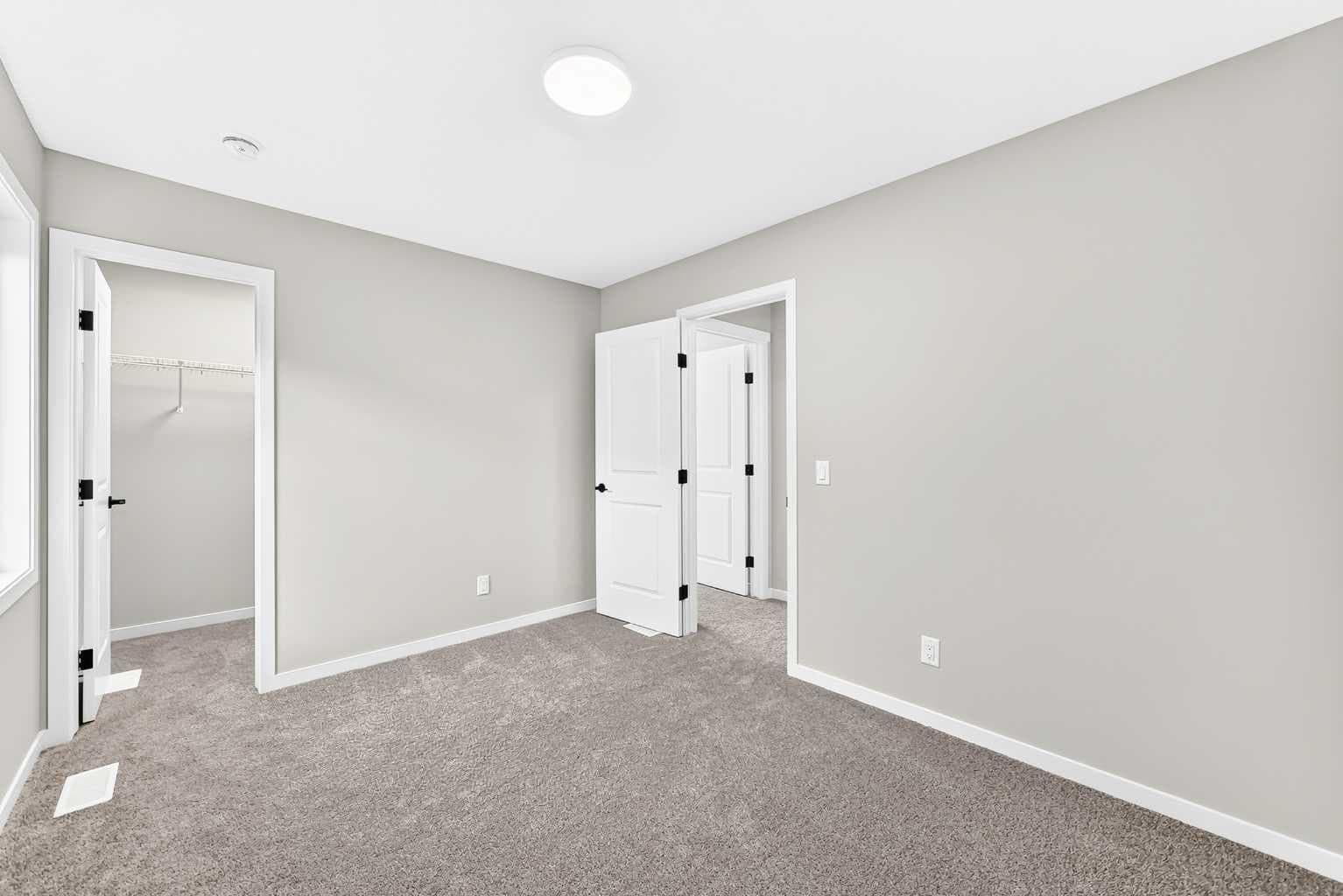 87 Mercado Crescent SE