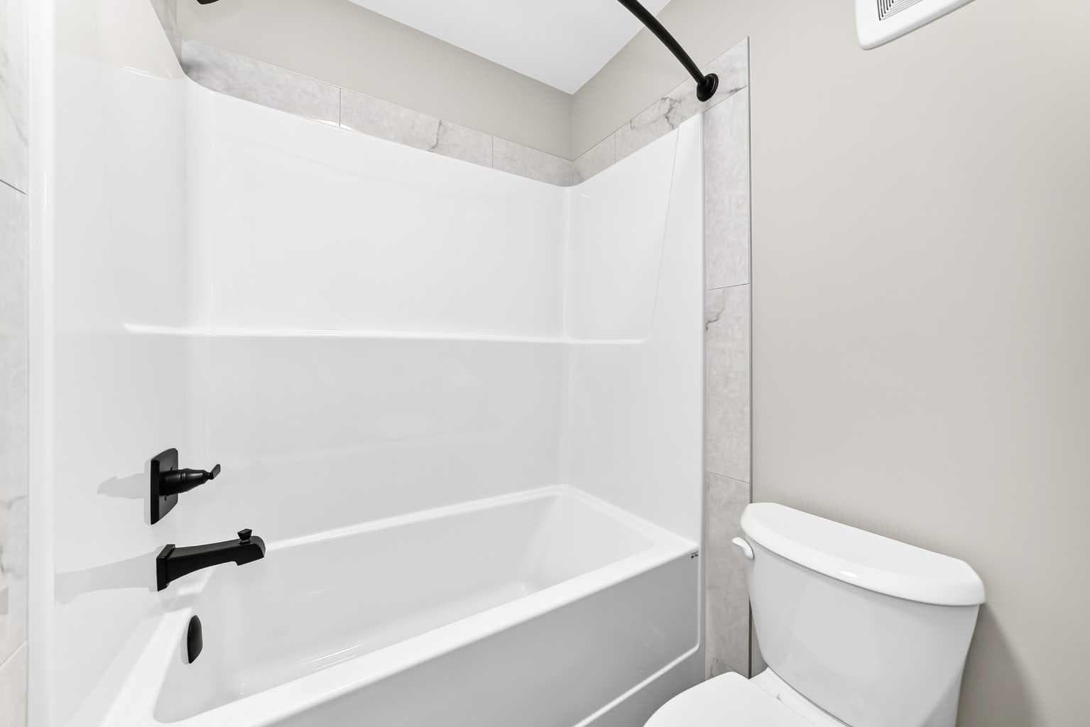 87 Mercado Crescent SE