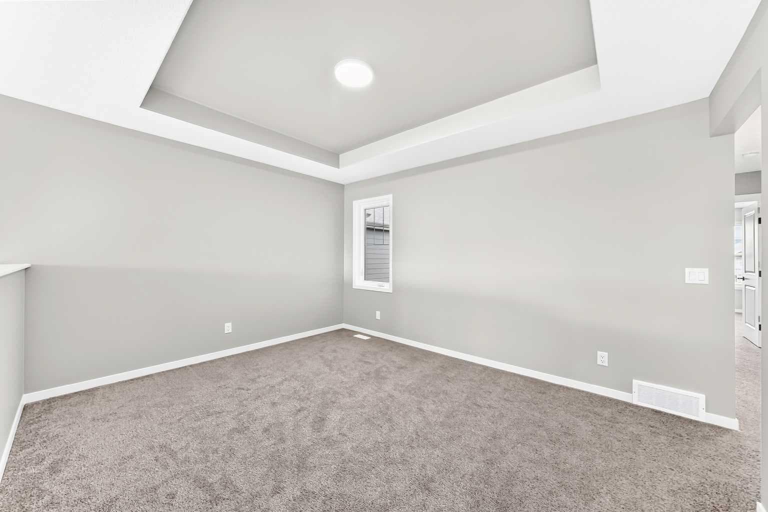 87 Mercado Crescent SE