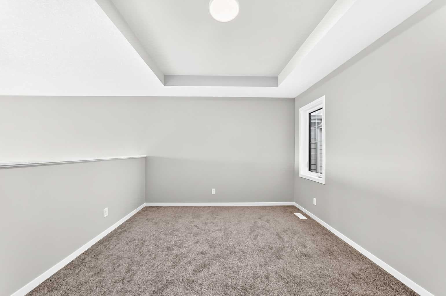 87 Mercado Crescent SE