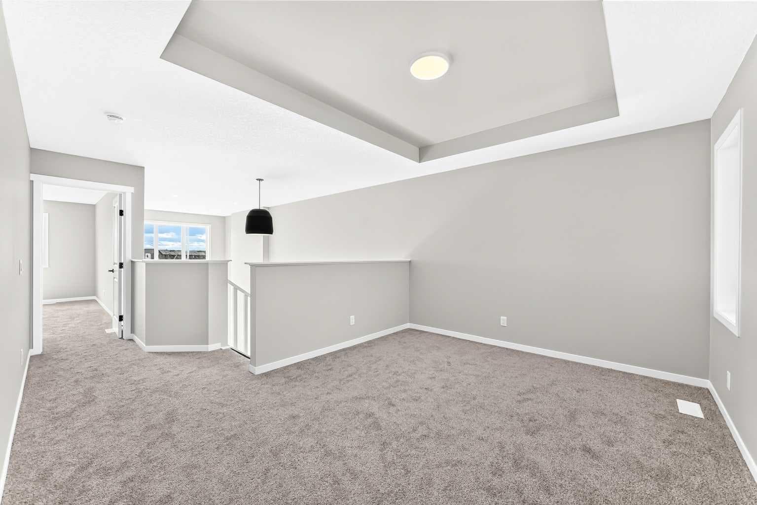 87 Mercado Crescent SE